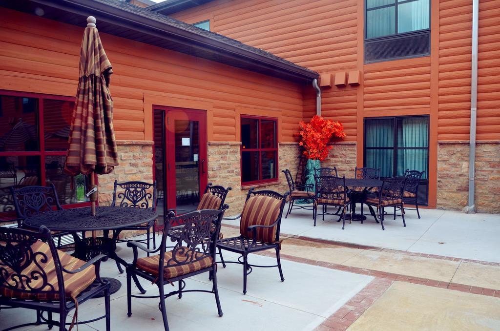 Fort Rapids Indoor Waterpark Resort Columbus Exterior photo